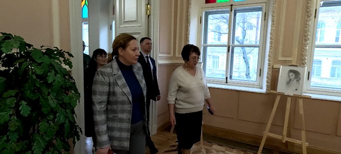 Заместитель министра просвещения России посетила Саратовский предуниверсарий.